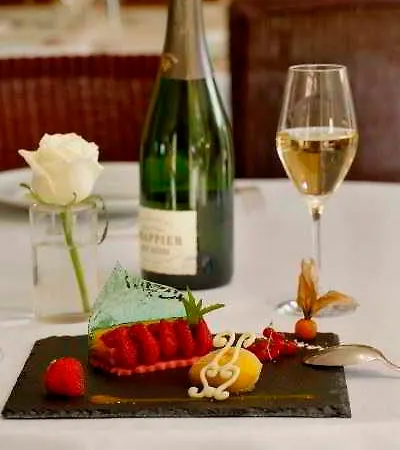 Relais Du Silence Chateau De La Frediere Hotel 3*