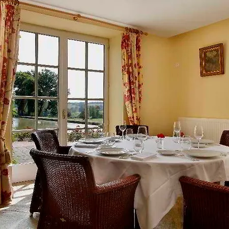 Отель Relais Du Silence Chateau De La Frediere Роан